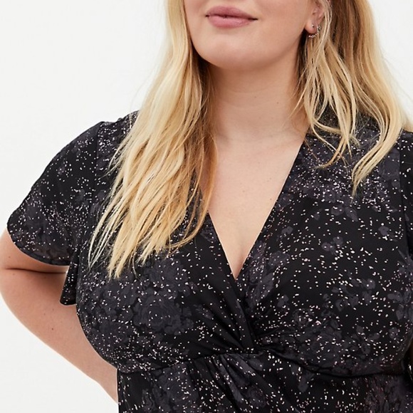 🦊 Torrid floral georgette baby doll tunic - Picture 3 of 10